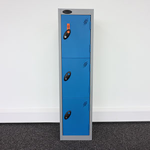 3 compartment locker